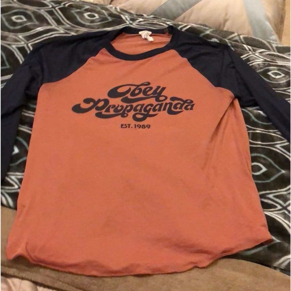 Obey super soft baseball top